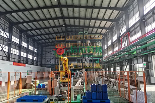 Automatic water-soluble fertilizer dispensing